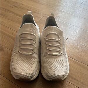 Sketchers Women Shoes